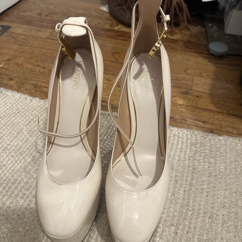 Valentino Women's Elegant Cream Heels